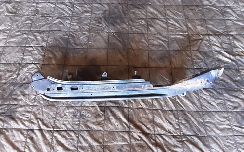 VW TOUAREG 7LA, 7L6, 7L7 Kotflügelhalter vorne links 7L6805175D 2.50 28403171