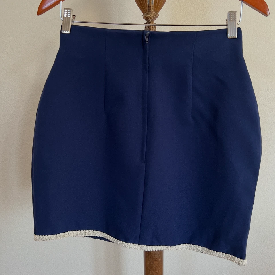 Minifalda Anxiety Juniors talla 5 azul/blanco línea A ribete en contraste Foto 2 de 4