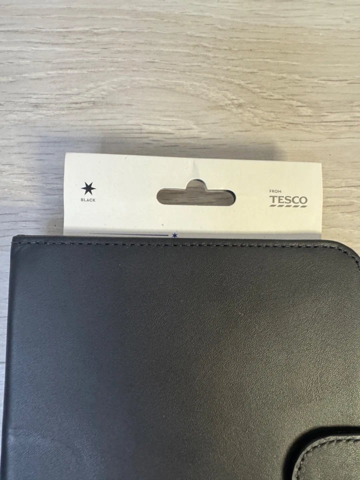 Hudl Official Tesco 7" Real Leather Case and Built-in Stand - Image 2 of 4