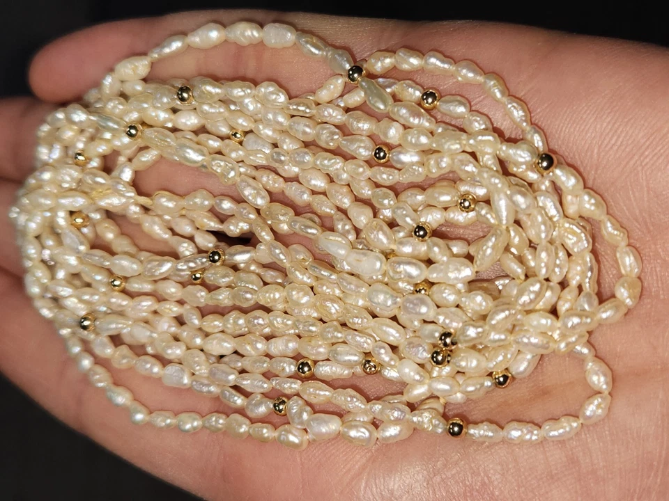 COLLAR MULTI HEBRA (3) CUENTAS DE ORO AMARILLO DE 14k y semillas de arroz de perlas genuinas 32"