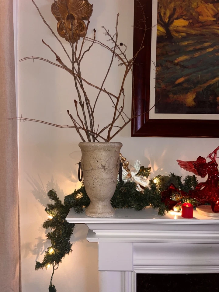 Ancient style vase urn with iron rings - Image 4 of 4