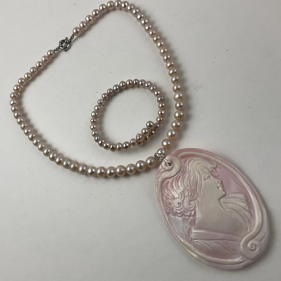 Collar de perlas colgante camafeo caracola rosa tallado a mano M&M Scogramiglio 925 y regalo Foto 2 de 4