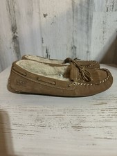 UGG Women's Size 6 Maddie Moccasin Shearling Lined Cozy Slippers 1003799
