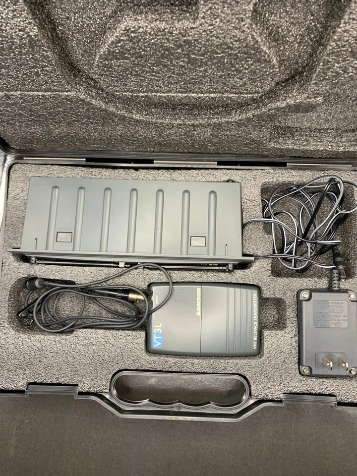Приемник Samson VR3TD True Diversity, передатчик VT3L VHS Beltpack, - Изображение 3 из 4