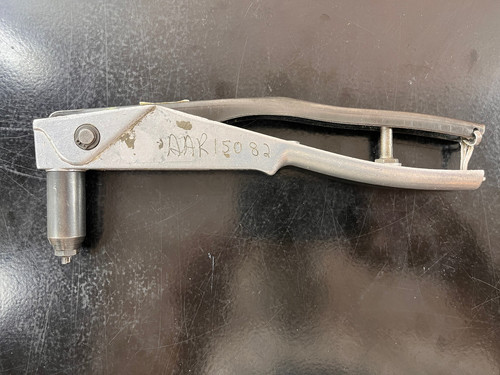 Cherry Aerospace G-29 Hand Riveter Gun Aircraft Tool / broken nosepiece