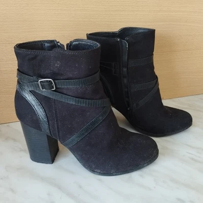 BOTTINES TALON CARRE BOUT ROND T39 marque INYB NOIRES - Photo 1/4