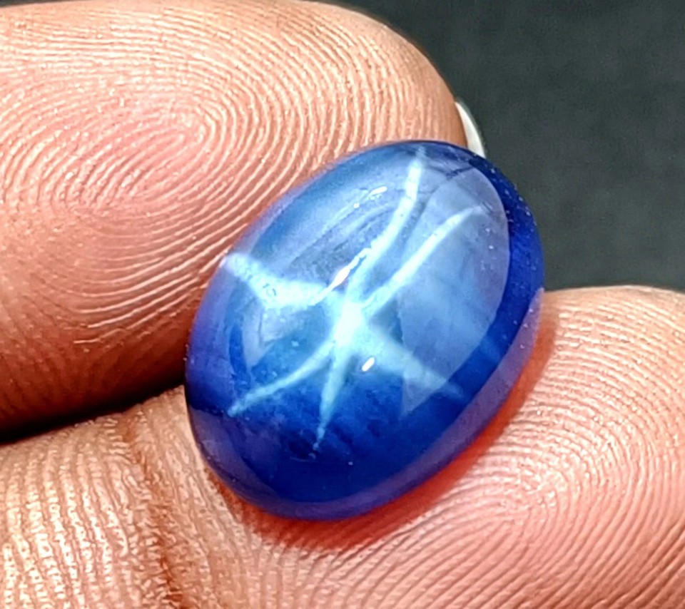 Saphir étoilé Bleu Naturel 9 Carats+ - Ovale Cabochon, 6 Rayons, Certifié EGL, Pierre Précieuse Loose