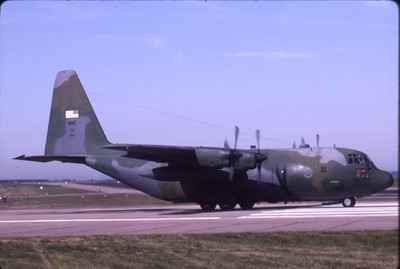 Kodachrome slide 74-1680 (41680/MAC) C-130H Hercules USAF Boscombe 1992 (A17)
