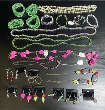 Mixed Costume Jewelry Lot 30 Necklaces Bracelets Earrings Beads 1lb 14oz