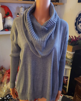 cupio cowlkneck sweater ribbed sleeve size M
