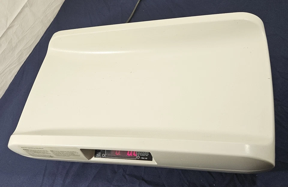 Báscula electrónica para bebé Seca 727 Ibs/Kg - Adaptador de corriente. Foto 4 de 4