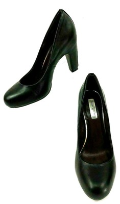 report signature shoes