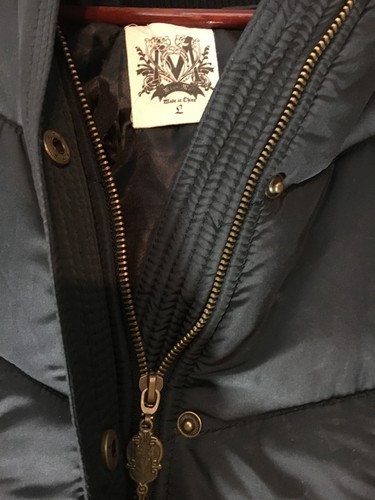 Youths Miss Me Winter Vest with Removable Hood Size L good condition - Picture 7 of 7