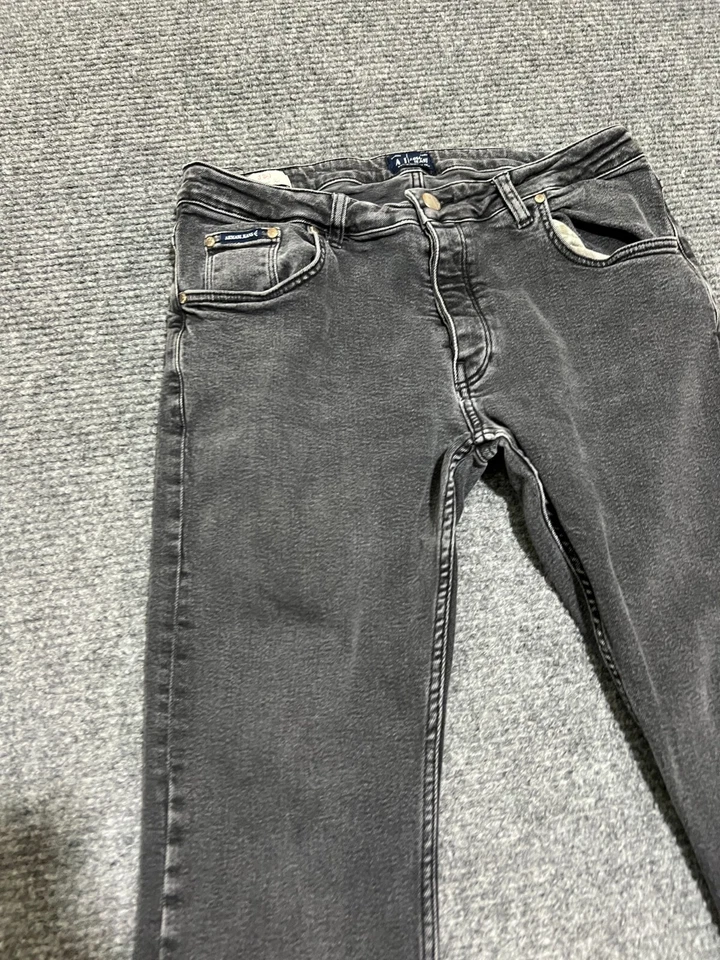 Pantalones de mezclilla Armani Jeans para hombre 34 negros J20 ajuste clásico AJ desteñido 34x32 Foto 3 de 4