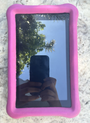 Amazon SR043KL Tablet and Pink Kid-Proof Case Bundle 
