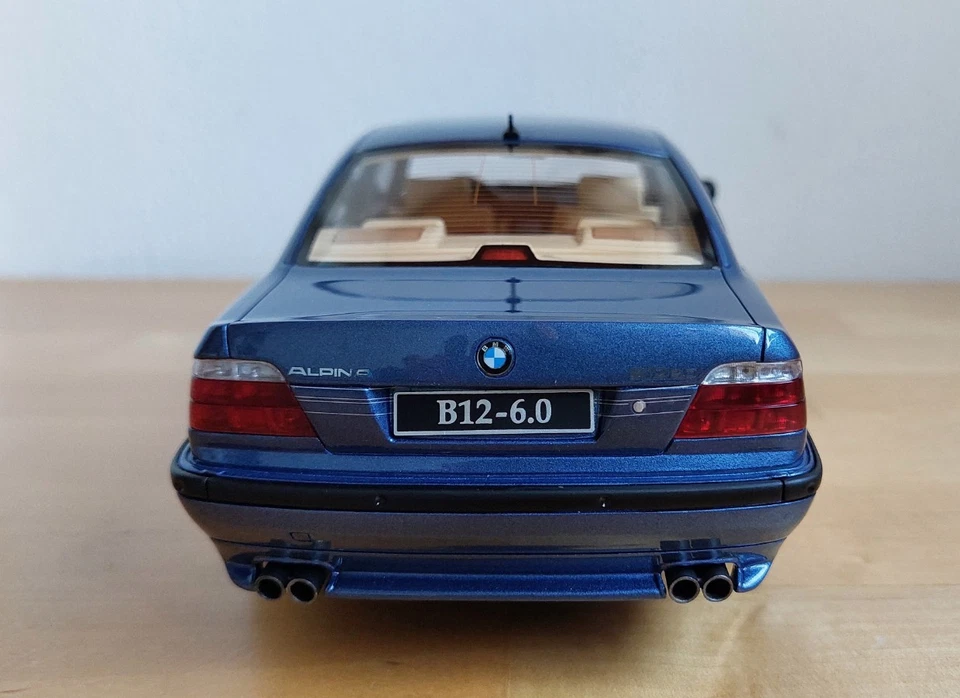 Alpina B12 (BMW Serie 7 E38) Silver stripes Ottomobile OT359 1:18 1 of 3000 - Immagine 4 di 4