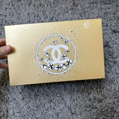 NEW CHANEL Holiday Gift Set On The GO Moisture White Bag Gift Set