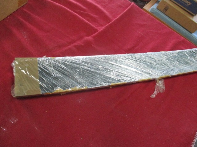 Rolls Royce Silver Shadow II, Corniche, Bentley RH front bumper strip UR19950