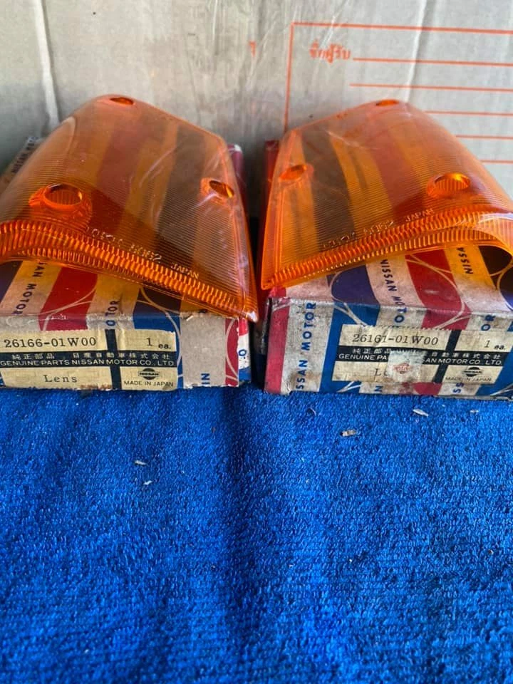 Luz de señal de giro marcador lateral de recogida Datsun Nissan 720 Len genuina NOS JP Foto 2 de 4