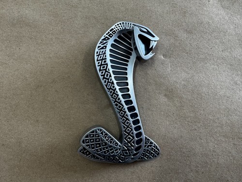 Par de emblemas de guardabarros de serpiente Ford Mustang Shelby GT500 2007-2014 - FABRICANTE DE EQUIPOS ORIGINALES - Imagen 2 de 12