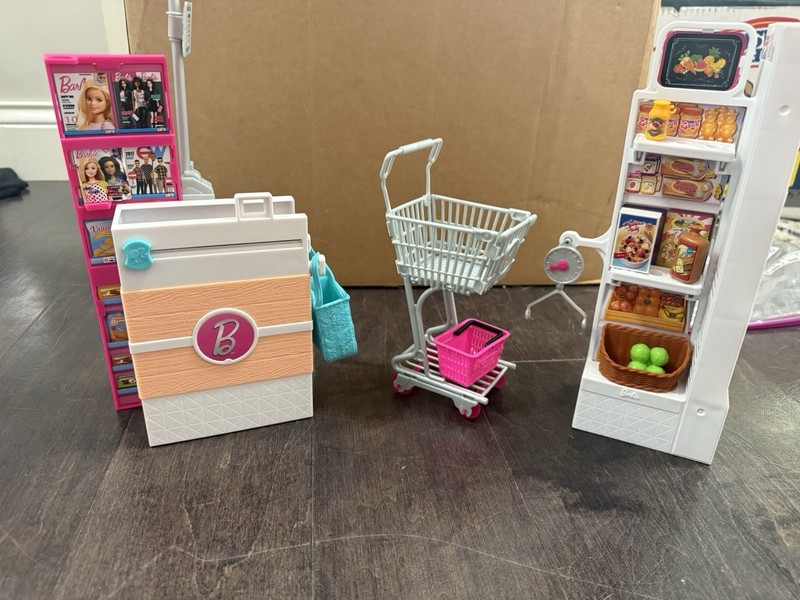 Mattel Barbie Supermarket Playset Grocery Store Shelf and Cash Register, 2017