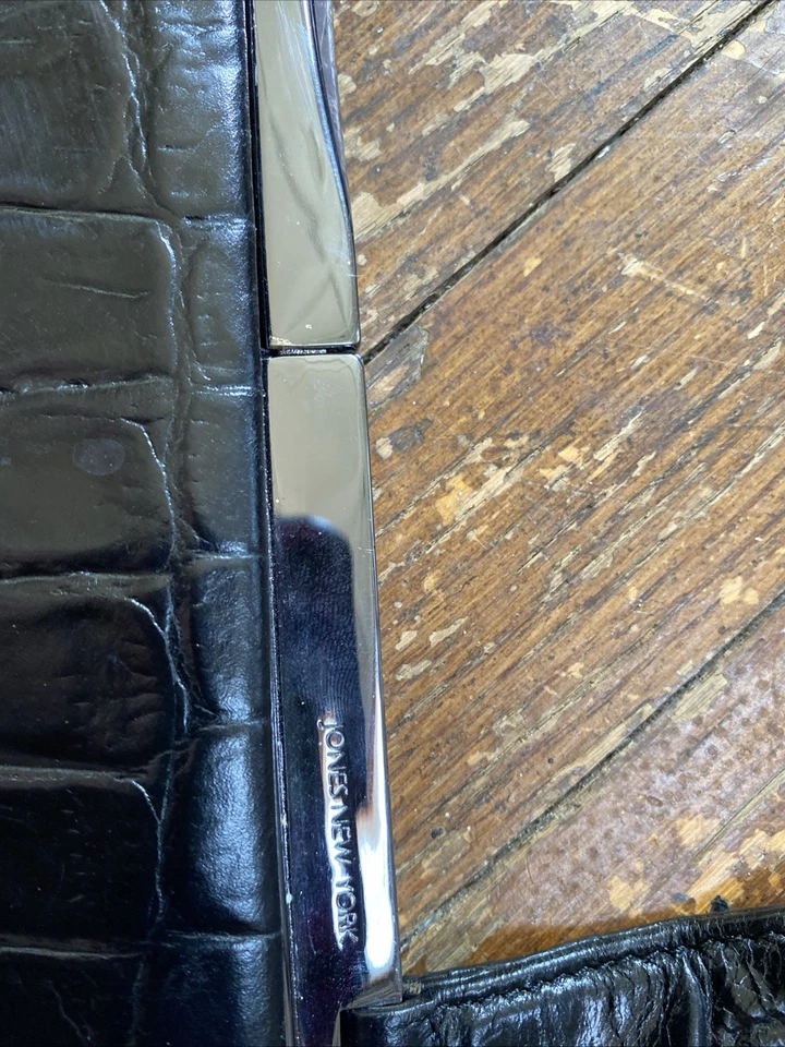 Bolso de Hombro Jones New York Croc Cuero Repujado Negro Años 90’s Foto 2 de 4