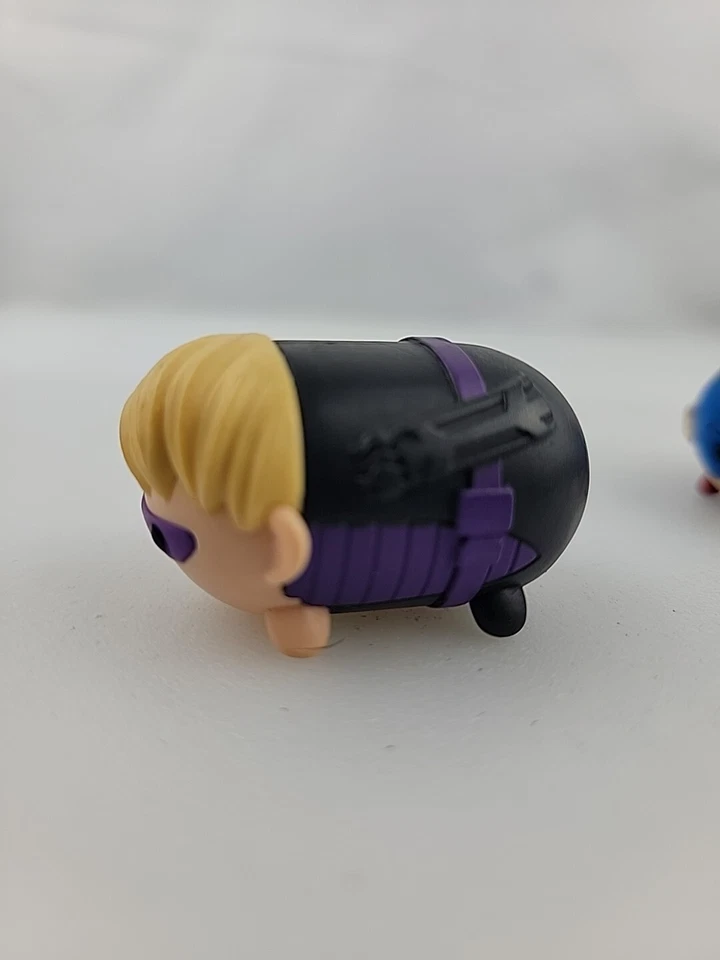 Marvel Tsum Tsum Vinilo Plástico Grande Capitán América y Ojo de Halcón Foto 3 de 4