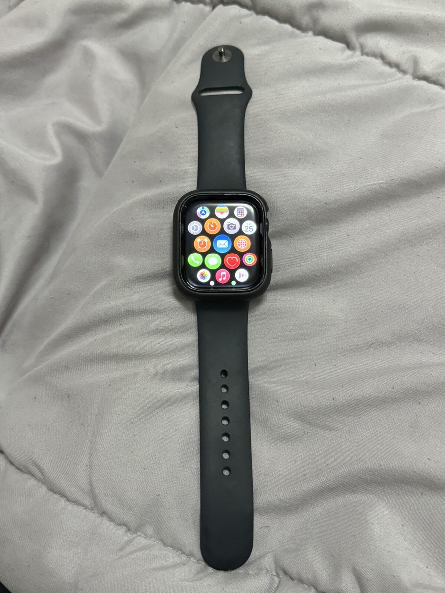 Apple Watch Series 8 45mm Midnight Aluminum Case with Sport Apple Watch Series 8 45mm Midnight Aluminum Case with Sport