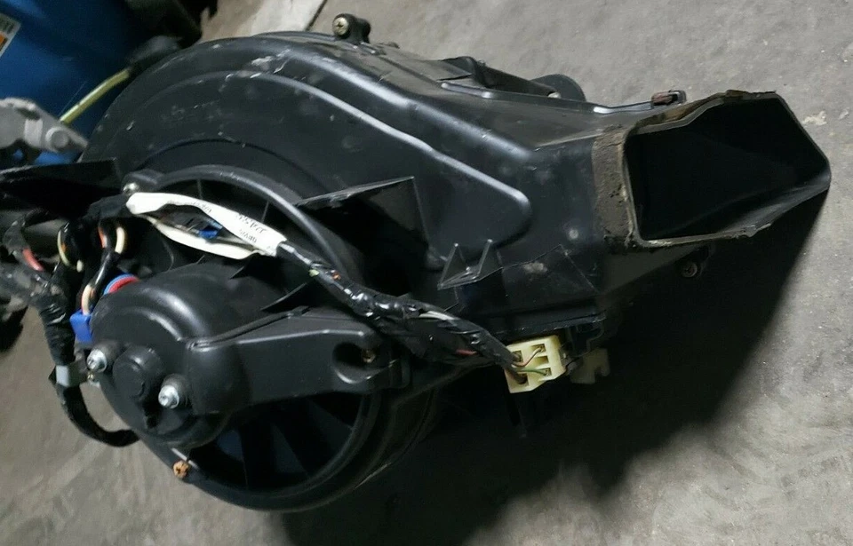 MOTOR SOPLADOR LAND ROVER DISCOVERY II CON CARCASA DE MONTAJE DE VENTILACIÓN 99 - 2004 Foto 4 de 4