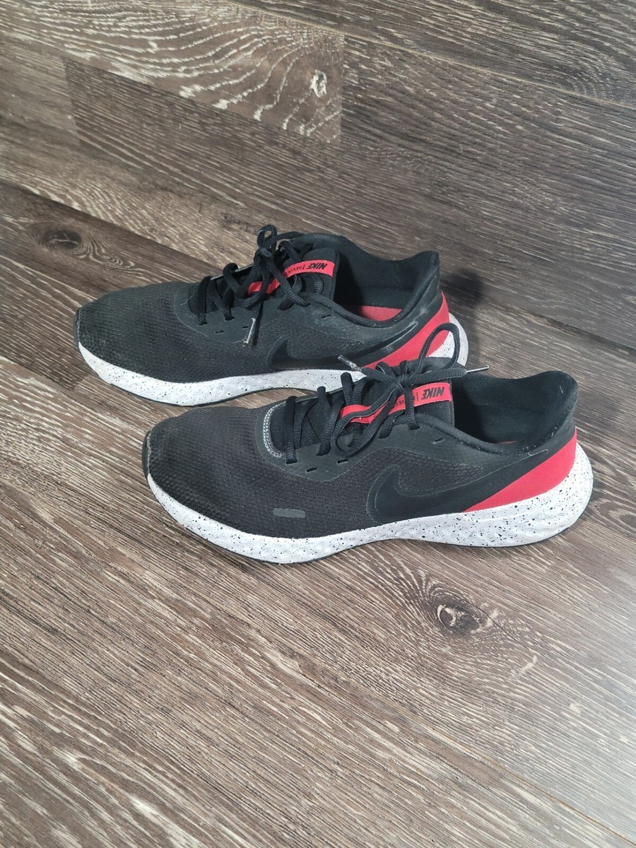 nike revolution 5 red black
