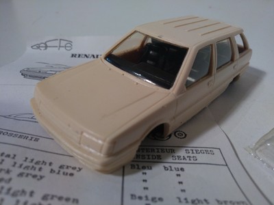 RENAULT 21 R21 TURBO GENDARMERIE par UH Universal Hobbies 7711237476 au