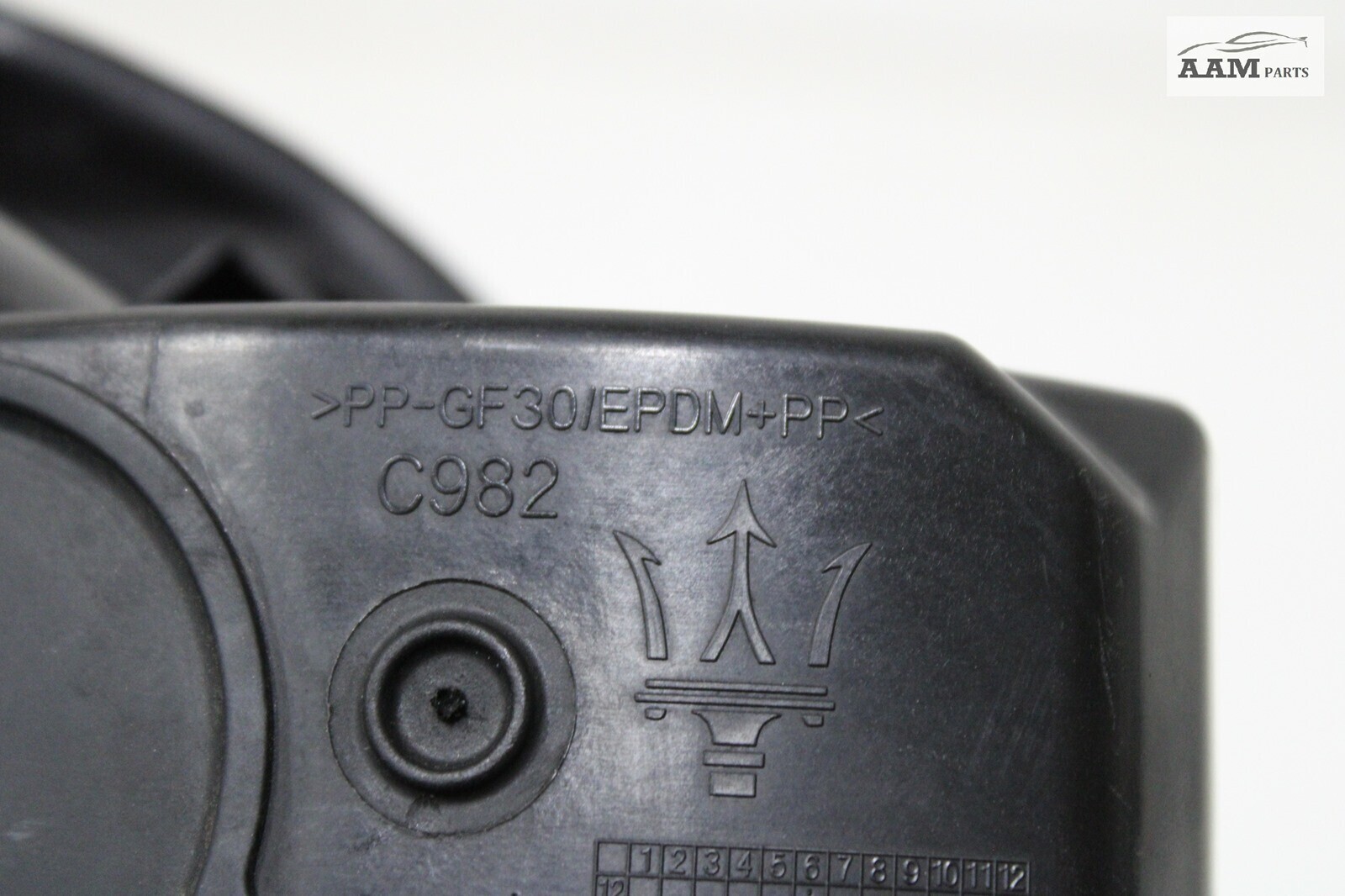 Maserati Ghibli 2014-2020 Fuel door