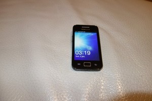 Samsung Galaxy Ace GT-S5830i entsperrt Smartphone