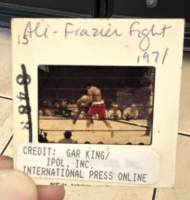 International Press Online Ali-Frazier 1971 35mm Press Photo Slide, Gar King