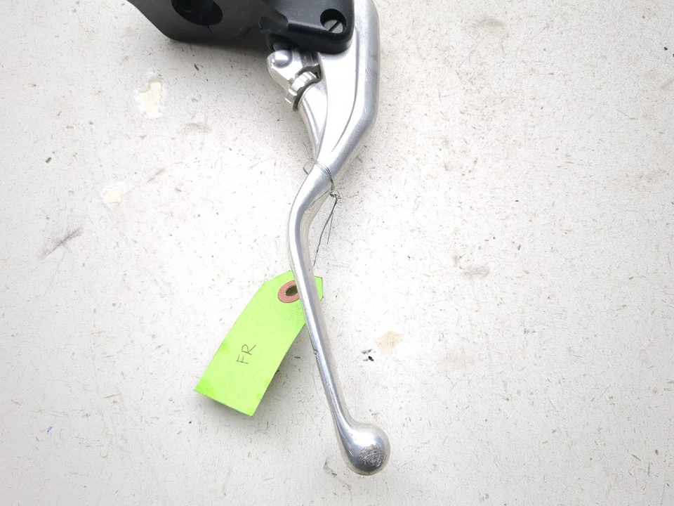 09-23 Kawasaki VN1700A Vulcan Voyager 1700 Right Front Brake Master Cylinder - Image 4 of 4