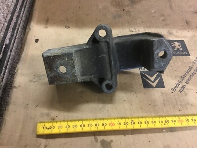Peugeot 205 305 309 405 diesel RIGHT top Engine Mounting Bracket