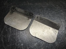 97 1997 SNOWMOBILE 700 RMK POLARIS ENGINE MOTOR METAL BRACKETS GUARDS BRACKET