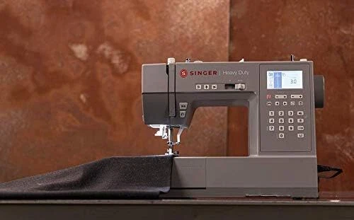 Singer 6800C Heavy Duty Computerized Sewing Machine with 586 Stitches - Image 3 of 4