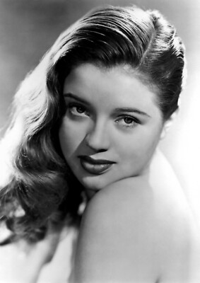 Diana Dors Monochrome Photo Print 15 (A4 Size-210 x 297mm-8.5'' x 11.75'')