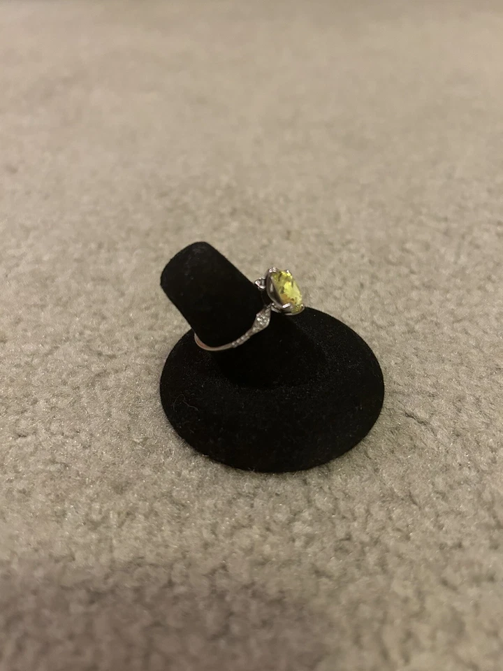 Joyas fragantes *Colección Huerto Salvaje* Anillo de plata esterlina peridoto talla 6 Foto 3 de 4