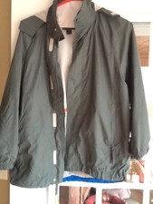 NICE BOYS SIZE MEDIUM 8 GAP LINED GRAY JACKET with Hood, EUC 