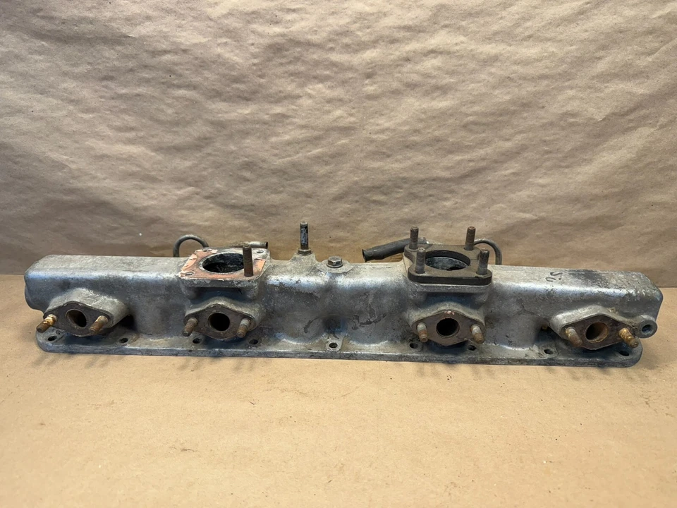 Coletor de admissão Jaguar XK150 fabricante de equipamento original C14809A - Imagem 3 de 4