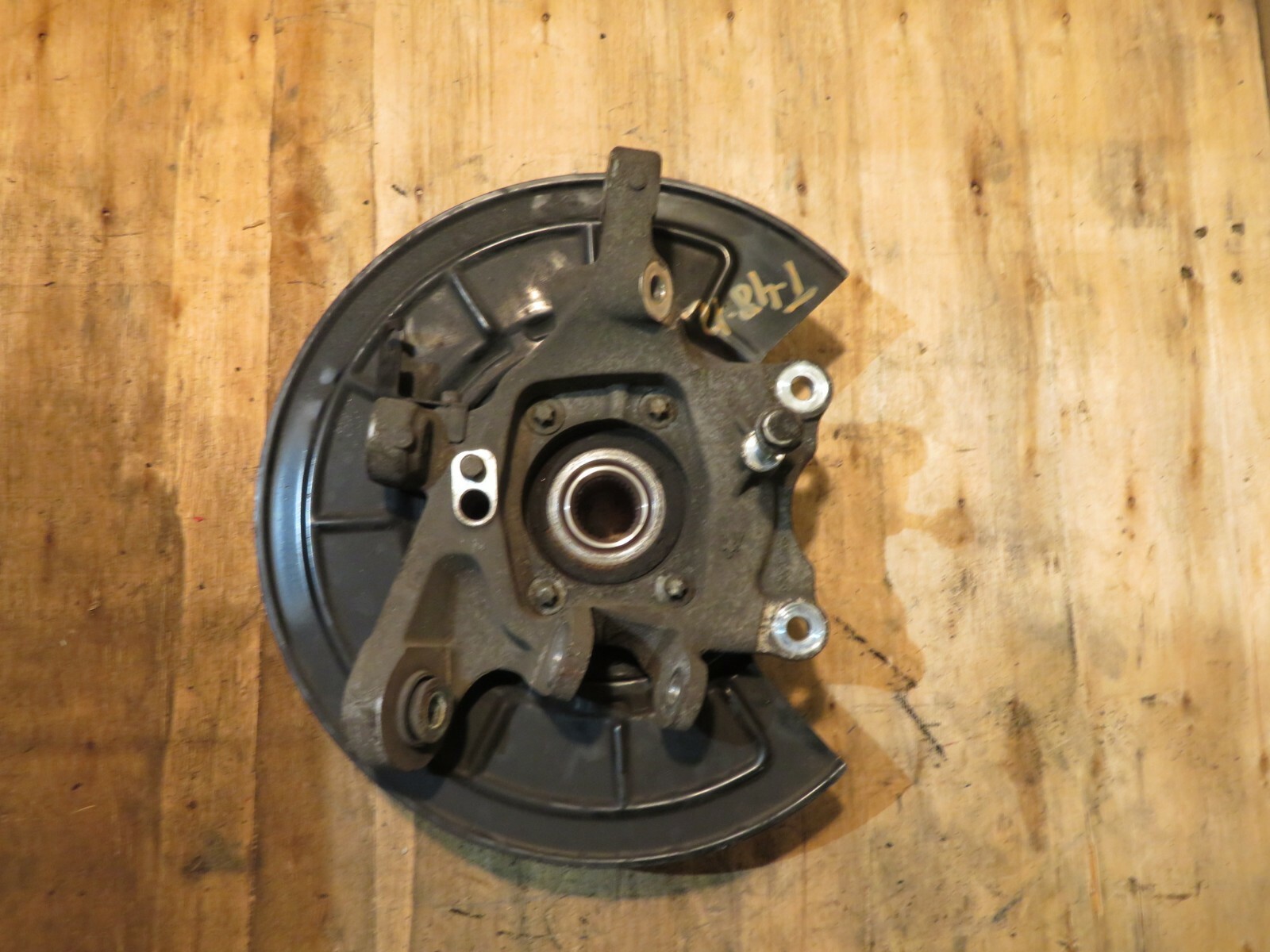 2014-2019 MASERATI GHIBLI SQ4 3.0L AWD REAR RIGHT SPINDLE KNUCKLE WHEEL HUB OEM