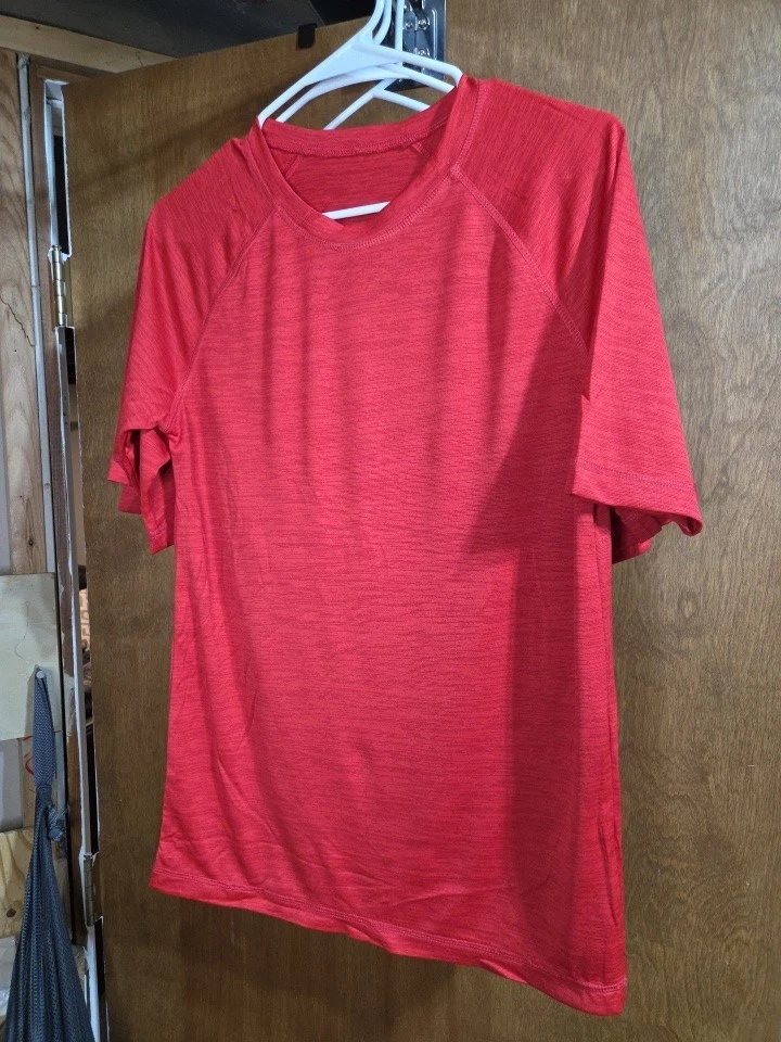 Mens Small Red Performance T-Shirt Short Sleeve Raglan Athletic Gym Workout Tee