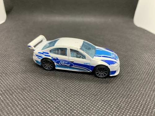 Hot Wheels - Ford Falcon V8 Supercar - Diecast Sammlerstück - Maßstab 1:64 GEBRAUCHT (2)