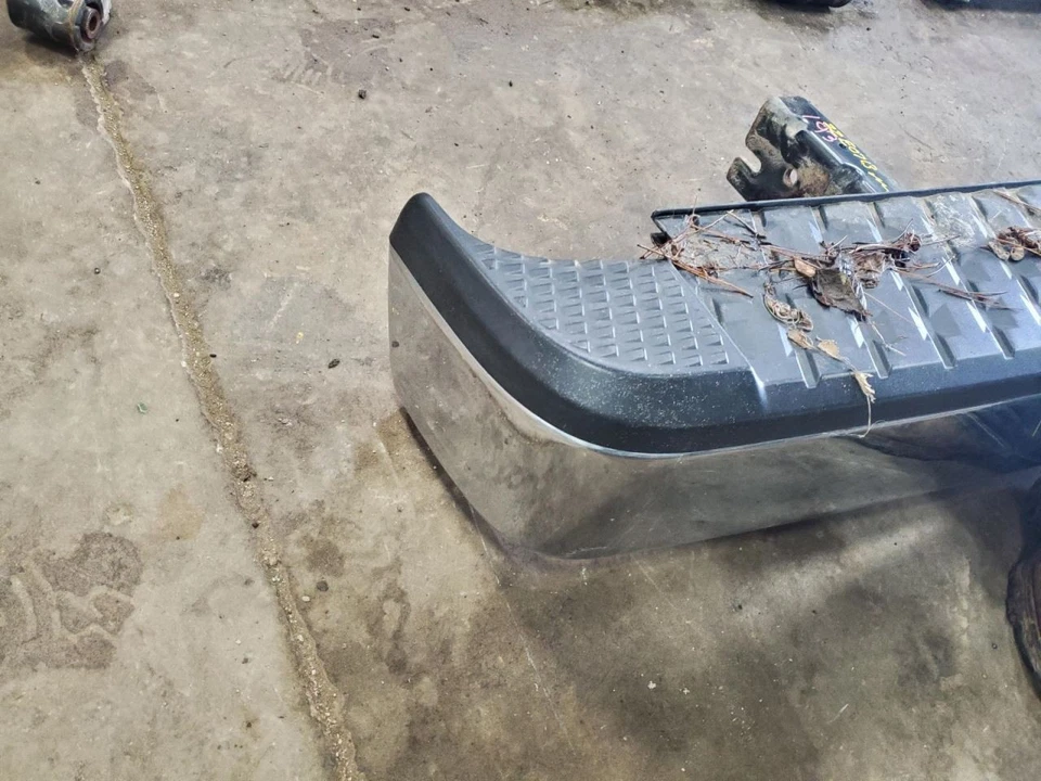 (SOLO RECOGIDA LOCAL) Parachoques trasero cromado sin asistencia de estacionamiento compatible con 16-19 TITAN XD 1 Foto 4 de 4