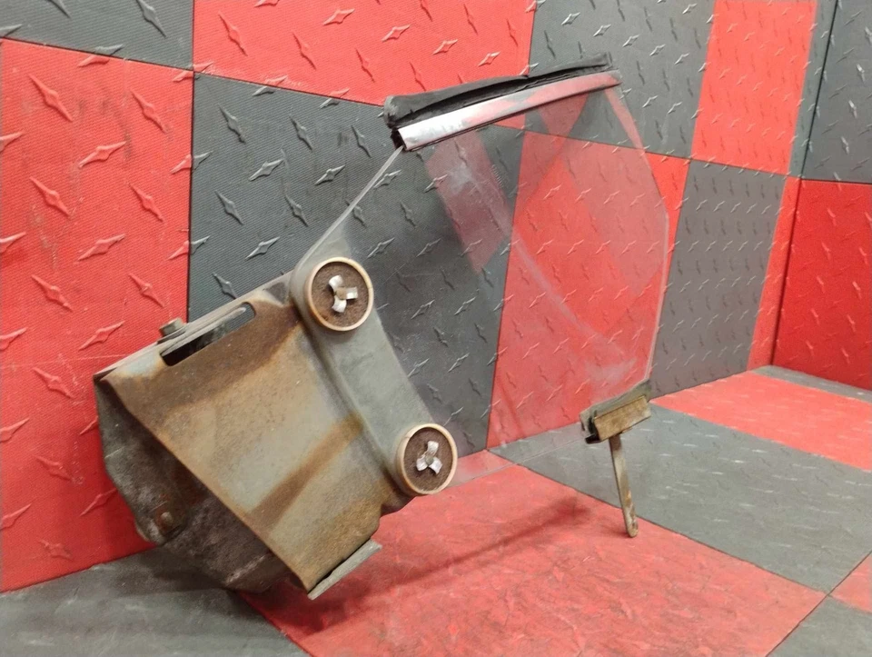 1974-1976 Ford Torino 2dr LH Driver Moveable Quarter Glass Window *Marks* - Image 2 of 4