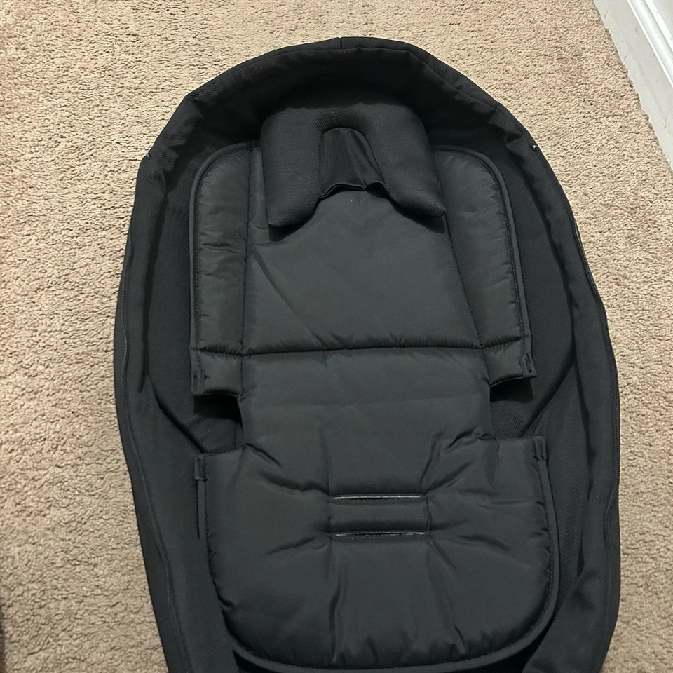 DISCONTINUED Bugaboo COCOON LIGHT BLACK - Image 2 of 4
