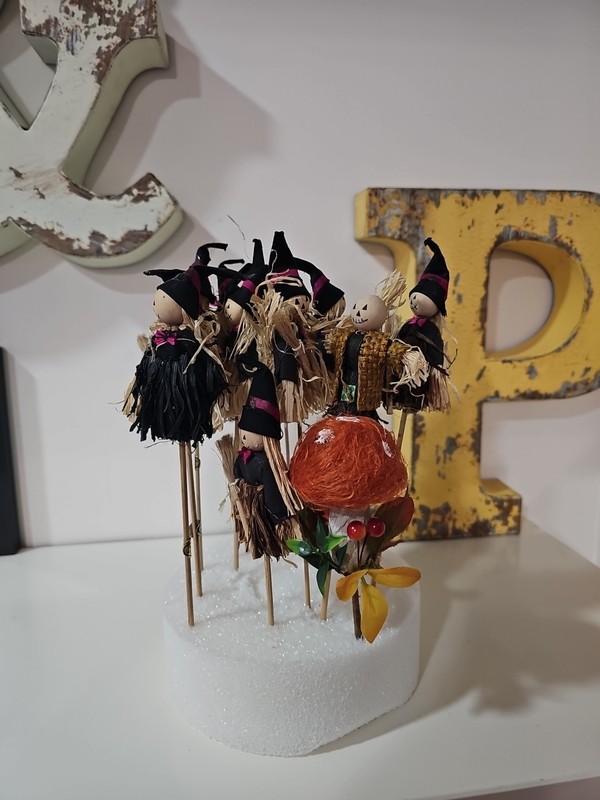 Lot Of Vintage Autumn & Halloween Floral Picks Witches Scarecrow New Mushroom