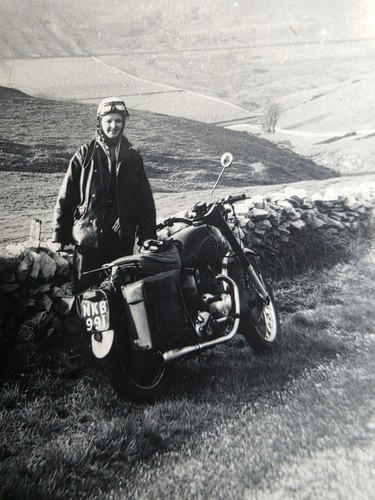 ATTRACTIVE LADY ASTRIDE VINTAGE A.J.S MOTORCYCLE Reg NKB 991. ORIGINAL PHOTO ##2 - Picture 2 of 3